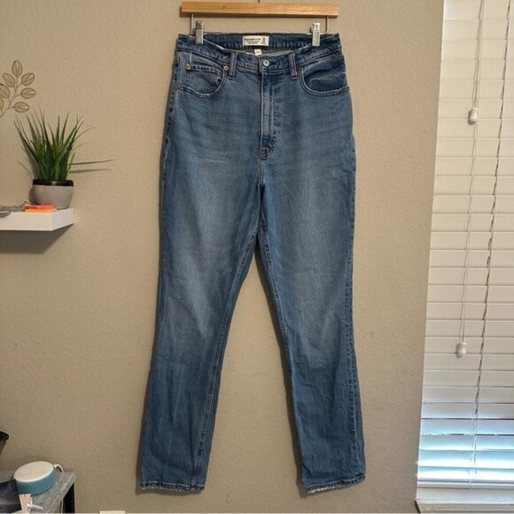 Abercrombie & Fitch Curve Love 90’s Straight Ultra high Rise Jeans Size 30 - Picture 2 of 8